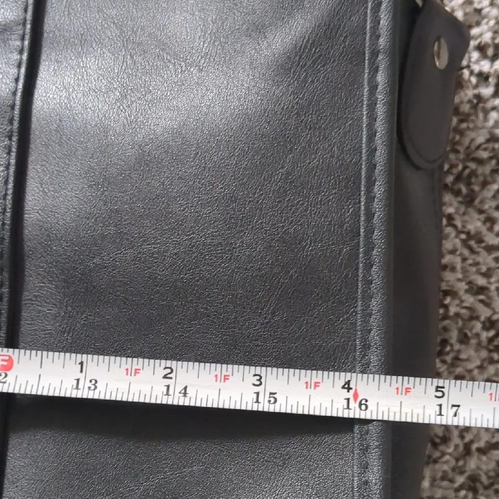 Classic Black Leather Men's Briefcase Bag - Professional Carry